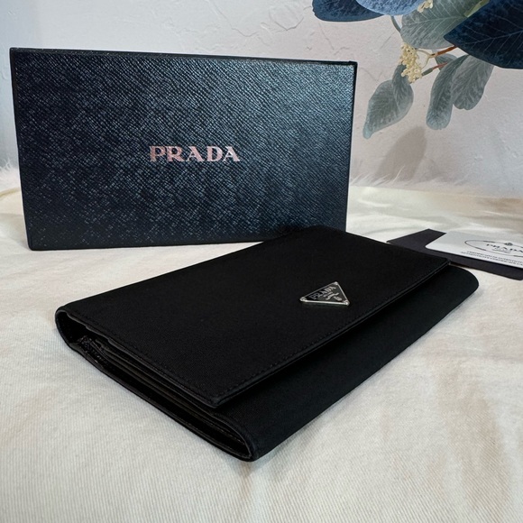 EUC✨PRADA Nylon & Leather Bifold Wallet - Picture 11 of 14
